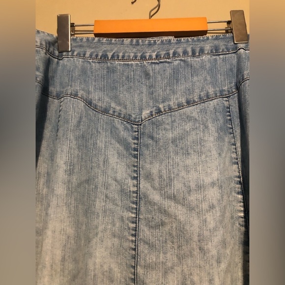 ALFRED DUNNER Ramey Cotton Faded Denim Jean Skirt - Picture 2 of 6